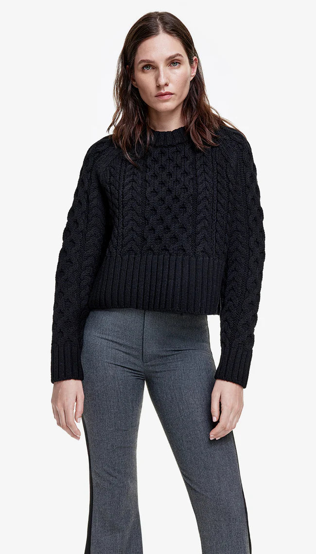 CABLE-KNIT CROP CREWNECK 101924