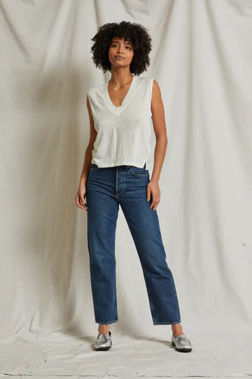 LUCY LINEN VNECK TANK 071125