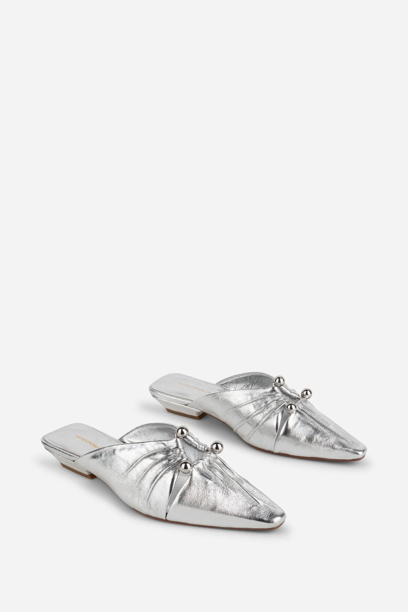 NOAH PIERCED MULE 120125