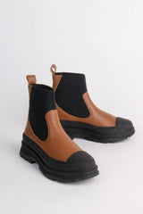 COURT BOOT